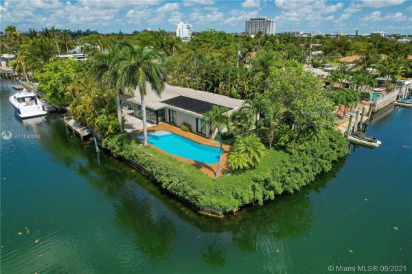 Venetian Keystone Point, 12901 Oleander Rd, North Miami, Florida 33181, image 2