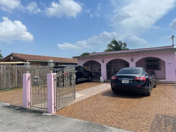 3060 NW 27th St, Unincorporated Dade County, Florida 33142, image 1