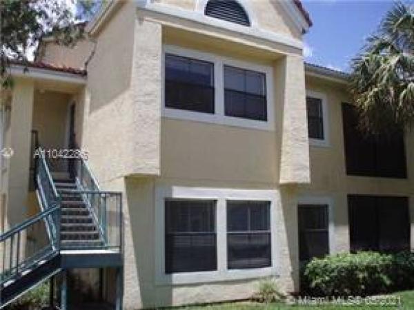 Coral Club Garden Villas, 10371 SW 150th Pl #5205, The Hammocks, Florida 33196, image 2