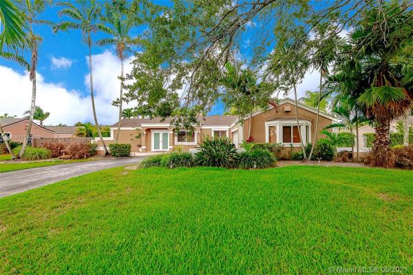 Weitzer Shauna Meadows, 15271 SW 154th Ter, Richmond West, Florida 33187, image 2