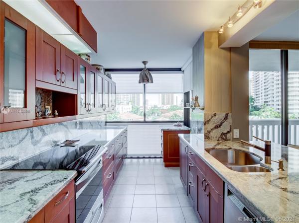 1000 Island Boulevard, 1000 W Island Blvd #608, Aventura, Florida 33160, image 2