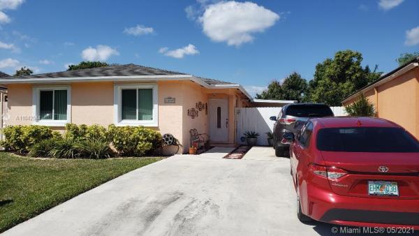 Oak Ridge Villas, 12035 SW 210th St, South Miami Heights, Florida 33177, image 2