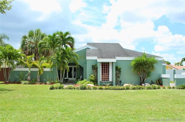 Weitzer Shauna Meadows, 15440 SW 158th St, Richmond West, Florida 33187, image 2