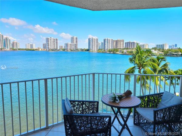 Les Pelicans, 18260 N Bay Rd #410, Sunny Isles Beach, Florida 33160, image 2