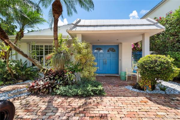 Tropical Isle Homes, 380 Ridgewood Rd, Key Biscayne, Florida 33149, image 2
