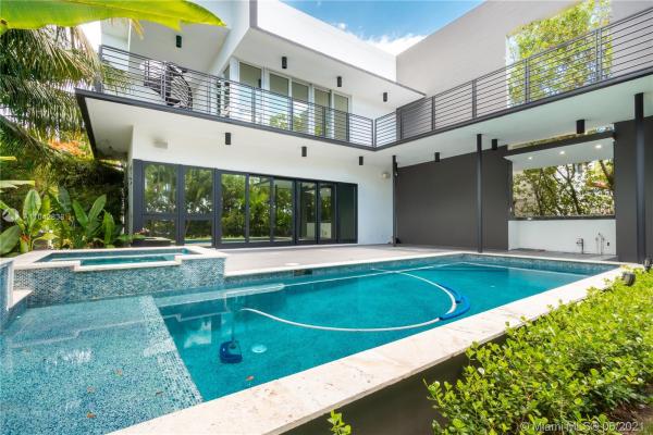 Sunset Lake, 2020 Alton Rd, Miami Beach, Florida 33140, image 2