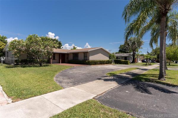 Bel Aire, 19760 Lenaire Dr, Cutler Bay, Florida 33157, image 2