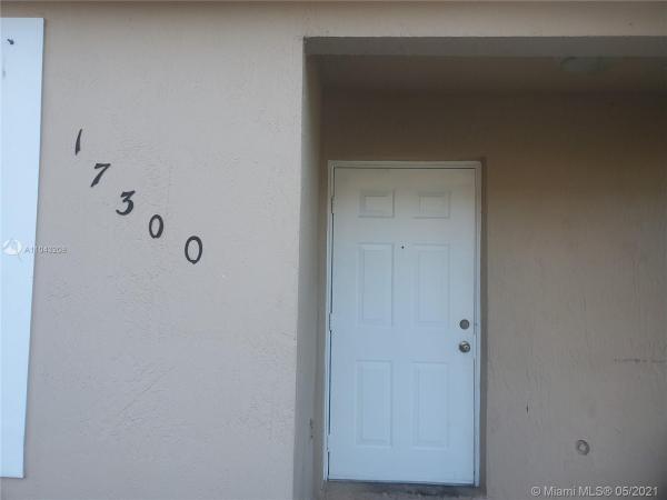 Weitzer Serena Lakes Townhomes, 17300 SW 140 Ct #, Richmond West, Florida 33177, image 2