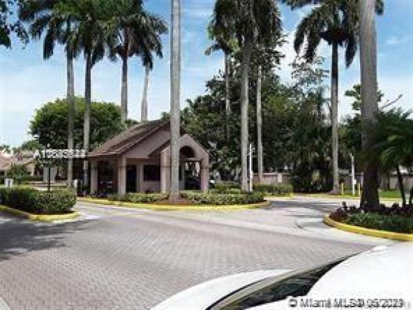 Parc Vista, 14040 SW 91st Ter, Kendall, Florida 33186, image 2