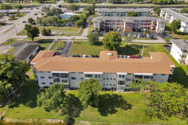 Lake Park Gardens, 4731 NW 10th Ct #218, Plantation, Florida 33313, image 2