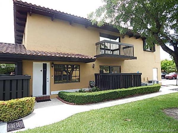 Paseos Castellanos, 1671 SW 122nd Ct #E105, Tamiami, Florida 33175, image 2