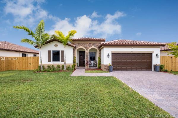 Kingman Commons, 2710 SE 2nd St, Homestead, Florida 33033, image 2