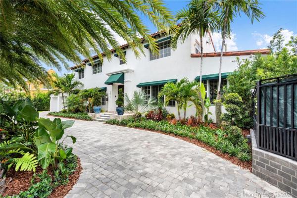 Flamingo Terrace, 2815 Pine Tree Dr, Miami Beach, Florida 33140, image 2