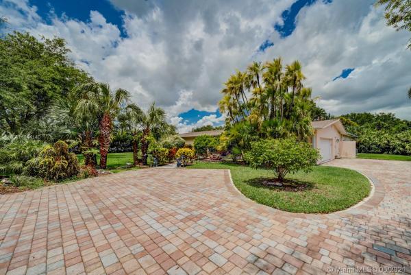 Rolling Hills Estates, 9255 SW 99th St, Kendall, Florida 33176, image 2