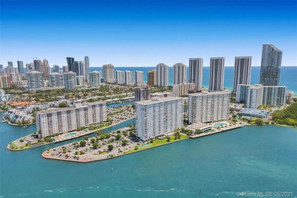 Arlen House West, 500 Bayview Dr #1126, Sunny Isles Beach, Florida 33160, image 2