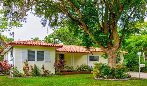 Griffing Biscayne Park Estates, 660 NE 120th St, Biscayne Park, Florida 33161, image 2
