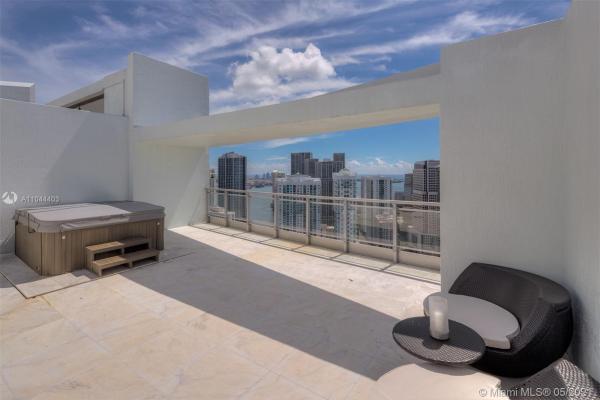 The Ivy At Riverfront, 90 SW 3rd St #PH-14, Miami, Florida 33130, image 2