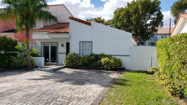Las Palmas, 1404 SW 104th Ct #8-9B, University Park, Florida 33174, image 2