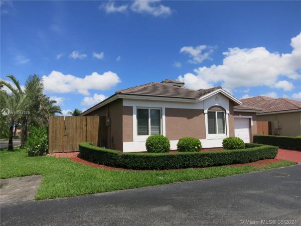 8105 SW 158th Pl, Unincorporated Dade County, Florida 33193, image 2