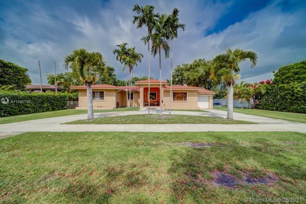 Country Club Estates, 340 Navarre Dr, Miami Springs, Florida 33166, image 2