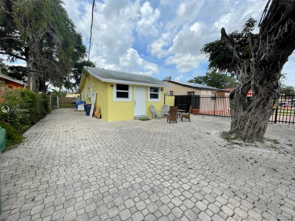 Hialeah Heights, 2963 NW 55th St, Brownsville, Florida 33142, image 2