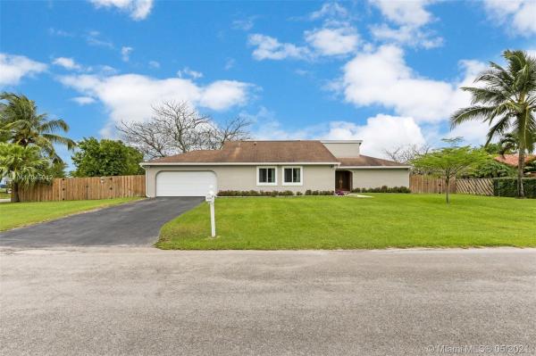 16255 SW 281st St, Unincorporated Dade County, Florida 33033, image 2