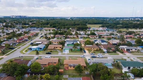 Scott Lake Manor, 1520 NW 181st St, Miami Gardens, Florida 33169, image 2