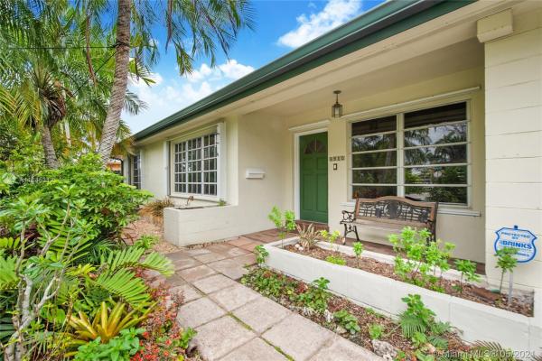 Bel Aire, 9910 Belgrade Rd, Cutler Bay, Florida 33157, image 2