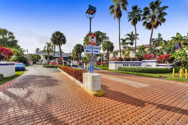 San Simeon, 251 NE 211th St, Ives Estates, Florida 33179, image 2