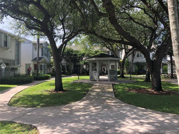 Villas Of Deerwood, 12225 SW 144th Ter, Three Lakes, Florida 33186, image 2