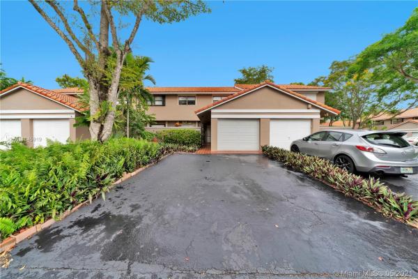 Townhomes Of La Jolla, 9112 SW 113th Place Cir E, Kendall, Florida 33176, image 2