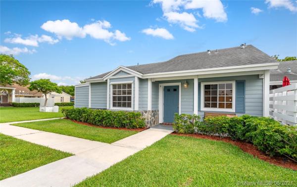 Village Homes At Country Walk, 13796 SW 149th Circle Ln #4-70, Country Walk, Florida 33186, image 2