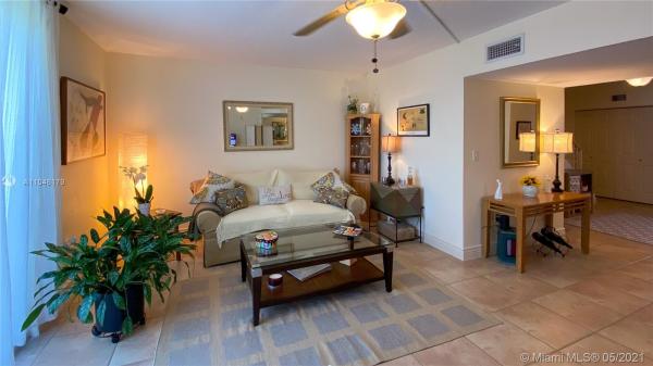 1701 NE 115th St #36A, Unincorporated Dade County, Florida 33181, image 2