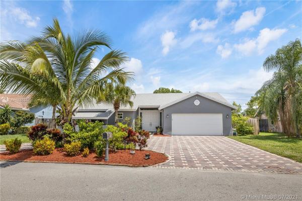 The Oaks At Woodmont, 8325 NW 80th Pl, Tamarac, Florida 33321, image 2