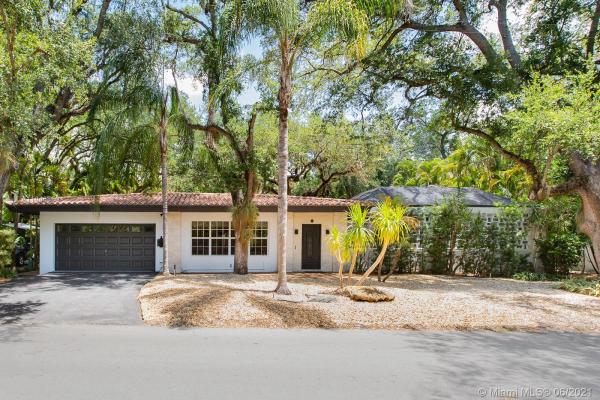 Sunrise Harbour, 171 Edgewater Dr, Coral Gables, Florida 33133, image 2