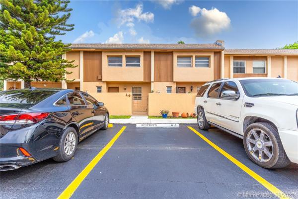 Lakes Village, 14101 SW 66th St, Kendale Lakes, Florida 33183, image 2