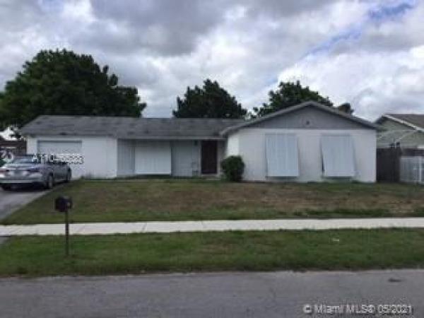 Meadow Wood Manor, 13231 SW 256th Ter, Princeton, Florida 33032, image 2