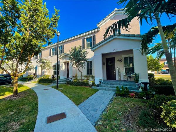 Kendall Commons Townhomes, 17128 SW 95th Ter, The Hammocks, Florida 33196, image 2