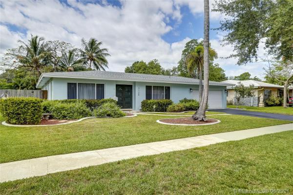 Mirror Lake Estates, 7120 NW 11th Ct, Plantation, Florida 33313, image 2