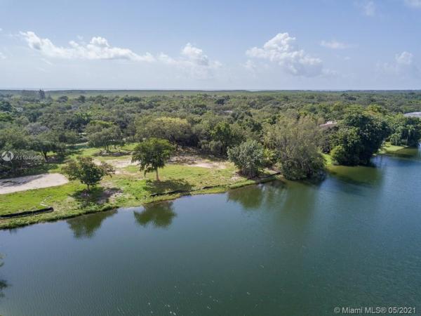 Snapper Creek Lakes, 10640 Lakeside Dr, Coral Gables, Florida 33156, image 2
