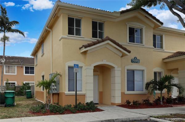Shoma Villas At Country Club Of Miami, 7030 NW 177th St #A106, Country Club, Florida 33015, image 2