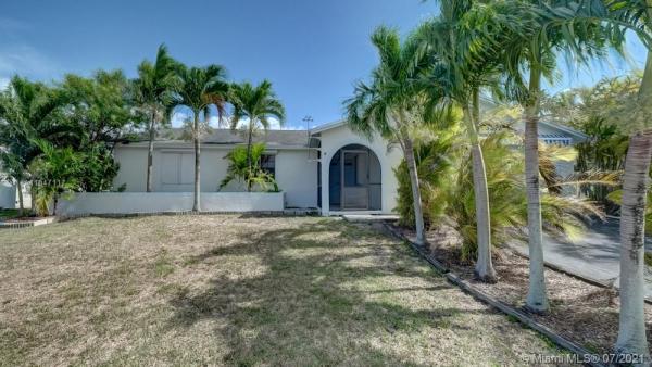 Meadow Wood Manor, 13212 SW 260th, Princeton, Florida 33032, image 2