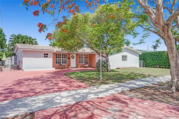 Darlington Manor, 6021 SW 93rd Ct, Sunset, Florida 33173, image 2