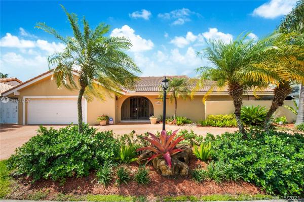 Glen Cove, 11470 SW 103rd St, Kendall, Florida 33176, image 2