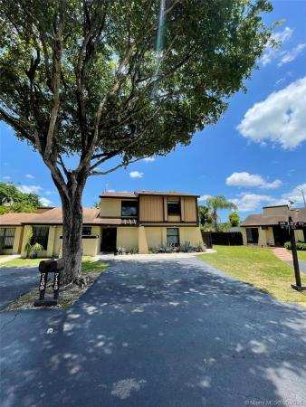 Woodgate East, 7113 SW 127th Ct, Kendale Lakes, Florida 33183, image 2