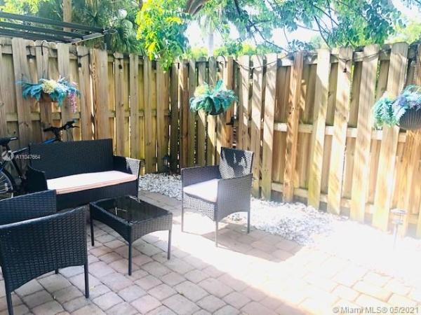 The Shores At Isles Of Bayshore, 9103 SW 227th St #4, Cutler Bay, Florida 33190, image 2