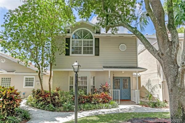 Villas Of Deerwood, 14541 SW 122nd Pl, Three Lakes, Florida 33186, image 2