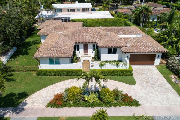Coral Gables Country Club, 3700 Durango St, Coral Gables, Florida 33134, image 2