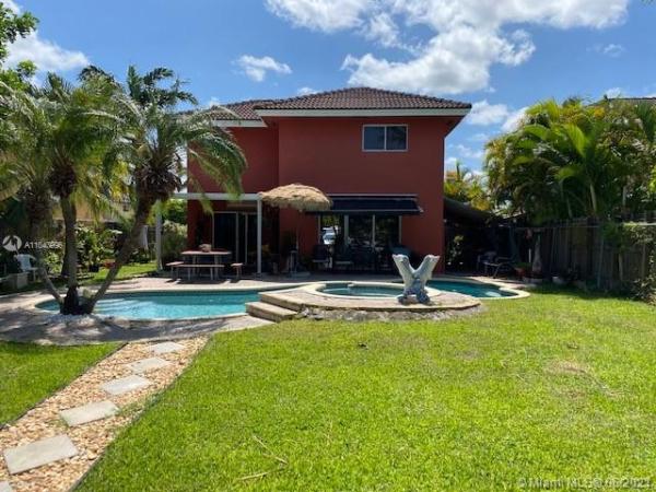 Laguna Ponds, 16531 SW 141st Ave, Richmond West, Florida 33177, image 2