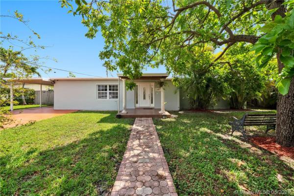 Westwood Lakes Residential, 4625 SW 112th Pl, Westwood Lakes, Florida 33165, image 2